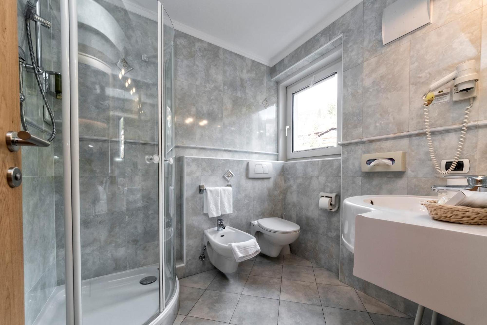 Hotel Genziana Ортизеи Экстерьер фото