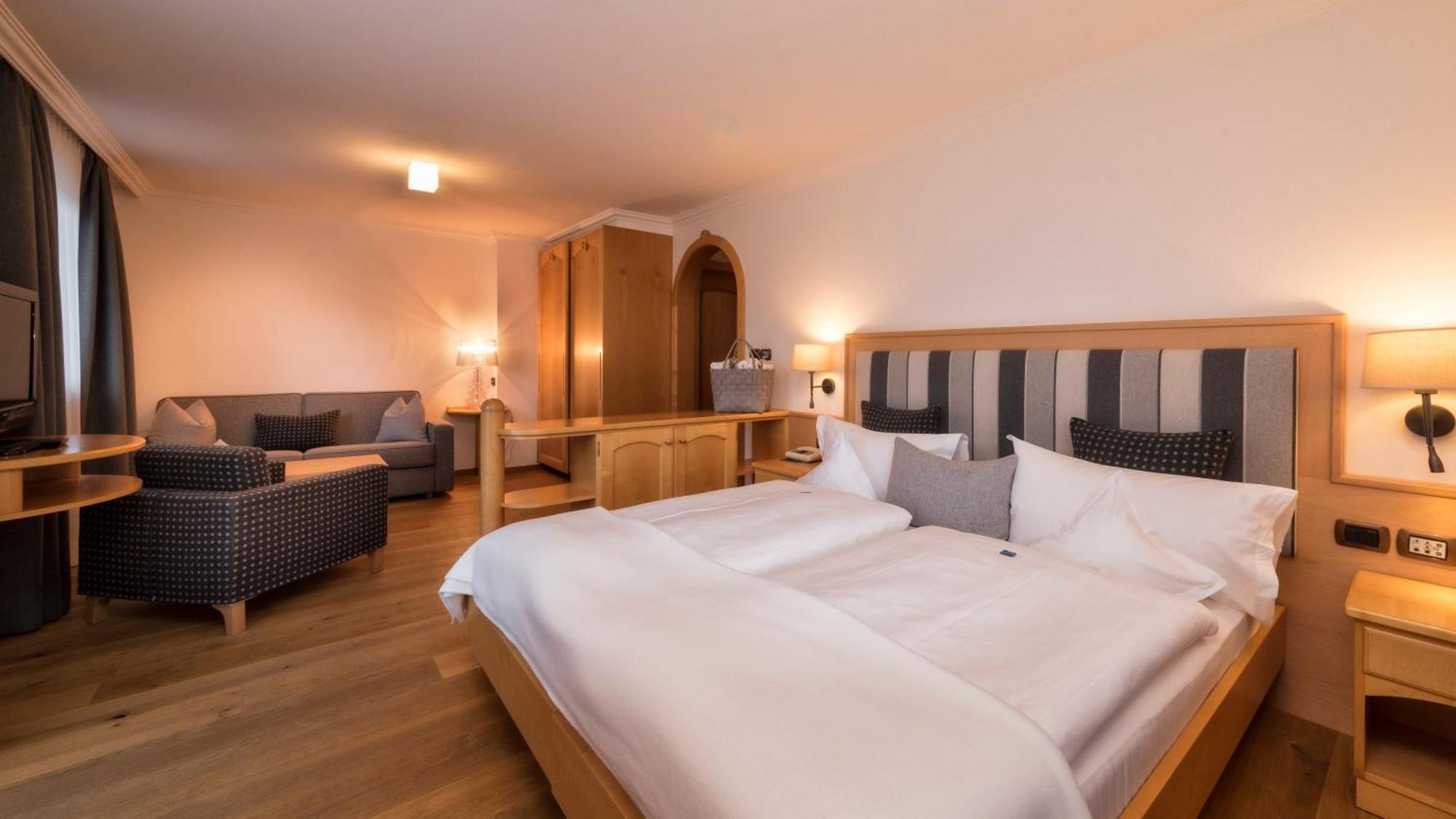 Hotel Genziana Ортизеи Экстерьер фото