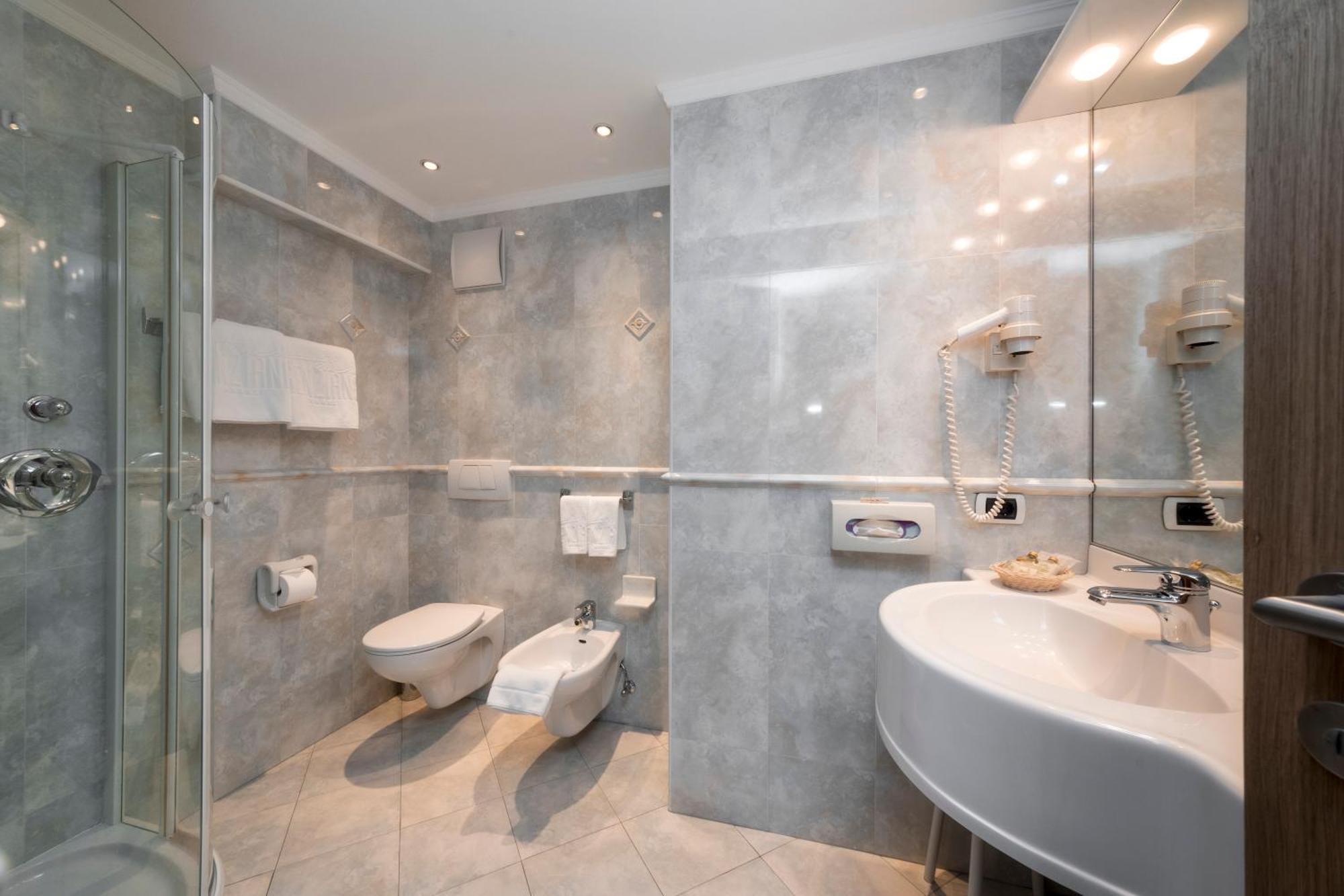 Hotel Genziana Ортизеи Экстерьер фото